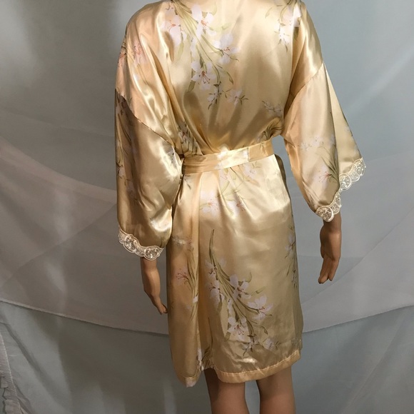 Satin Robe - Picture 4 of 5